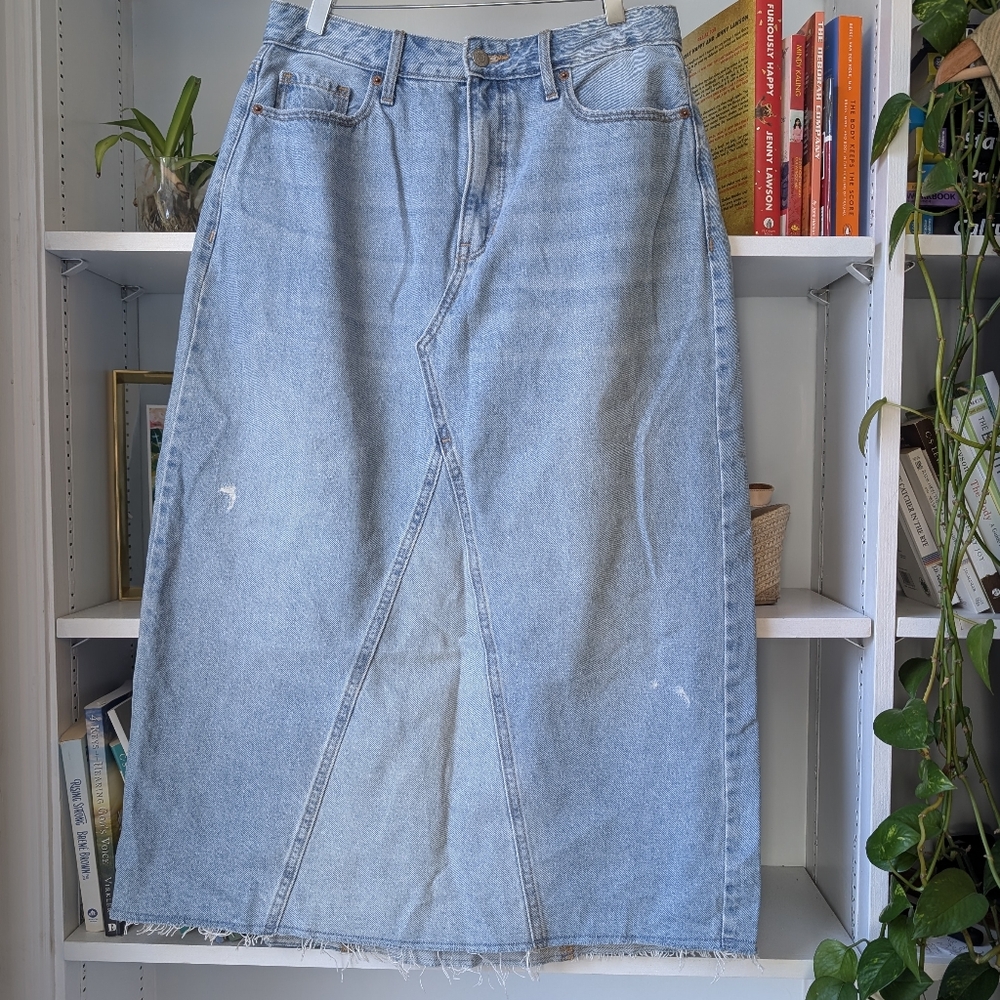 Old Navy Maxi Denim Skirt Light Wash Blue Jean Skirt Distressed Size 10 / Large